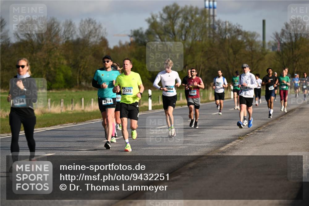 12.04.2026 - 45. Internationalen Wilhelmsburger Insellauf Dr. Thomas Lammeyer http://msf.ph/oto/9432251 12.04.2026 09:14:23 Laufen 2325, 1904, 5585, 5764, 284, 2814, 3558, 581 meine-sportfotos.de