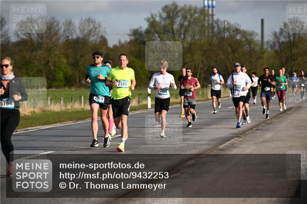 12.04.2026 - 45. Internationalen Wilhelmsburger Insellauf Dr. Thomas Lammeyer http://msf.ph/oto/9432253 12.04.2026 09:14:23 Laufen 2325, 3558, 5812, 4904, 22, 5585, 2814, 5764 meine-sportfotos.de