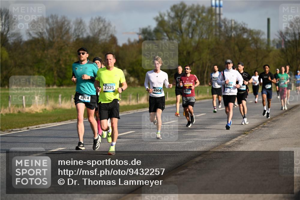 12.04.2026 - 45. Internationalen Wilhelmsburger Insellauf Dr. Thomas Lammeyer http://msf.ph/oto/9432257 12.04.2026 09:14:24 Laufen 2814, 2325, 3558, 4904, 3492, 5817, 5585 meine-sportfotos.de