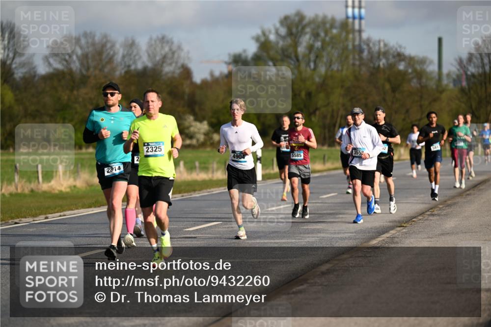 12.04.2026 - 45. Internationalen Wilhelmsburger Insellauf Dr. Thomas Lammeyer http://msf.ph/oto/9432260 12.04.2026 09:14:24 Laufen 2325, 12, 4904, 5585, 355, 2814, 581 meine-sportfotos.de