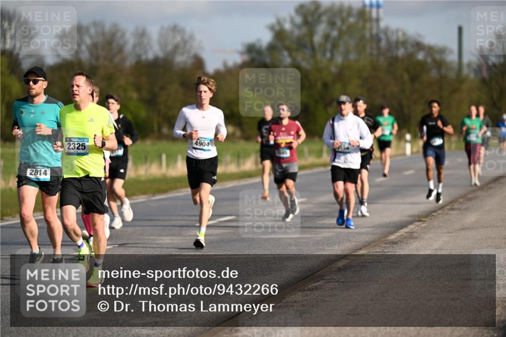 12.04.2026 - 45. Internationalen Wilhelmsburger Insellauf Dr. Thomas Lammeyer http://msf.ph/oto/9432266 12.04.2026 09:14:25 Laufen 2814, 2325, 4904 meine-sportfotos.de
