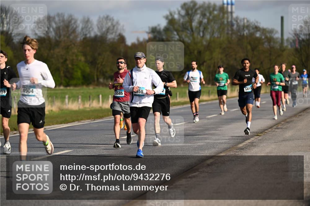 12.04.2026 - 45. Internationalen Wilhelmsburger Insellauf Dr. Thomas Lammeyer http://msf.ph/oto/9432276 12.04.2026 09:14:27 Laufen 78, 4904, 5585, 558, 3905, 116109, 5812 meine-sportfotos.de