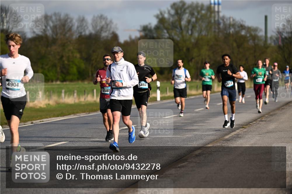 12.04.2026 - 45. Internationalen Wilhelmsburger Insellauf Dr. Thomas Lammeyer http://msf.ph/oto/9432278 12.04.2026 09:14:27 Laufen 4904, 5585, 5492, 5812 meine-sportfotos.de