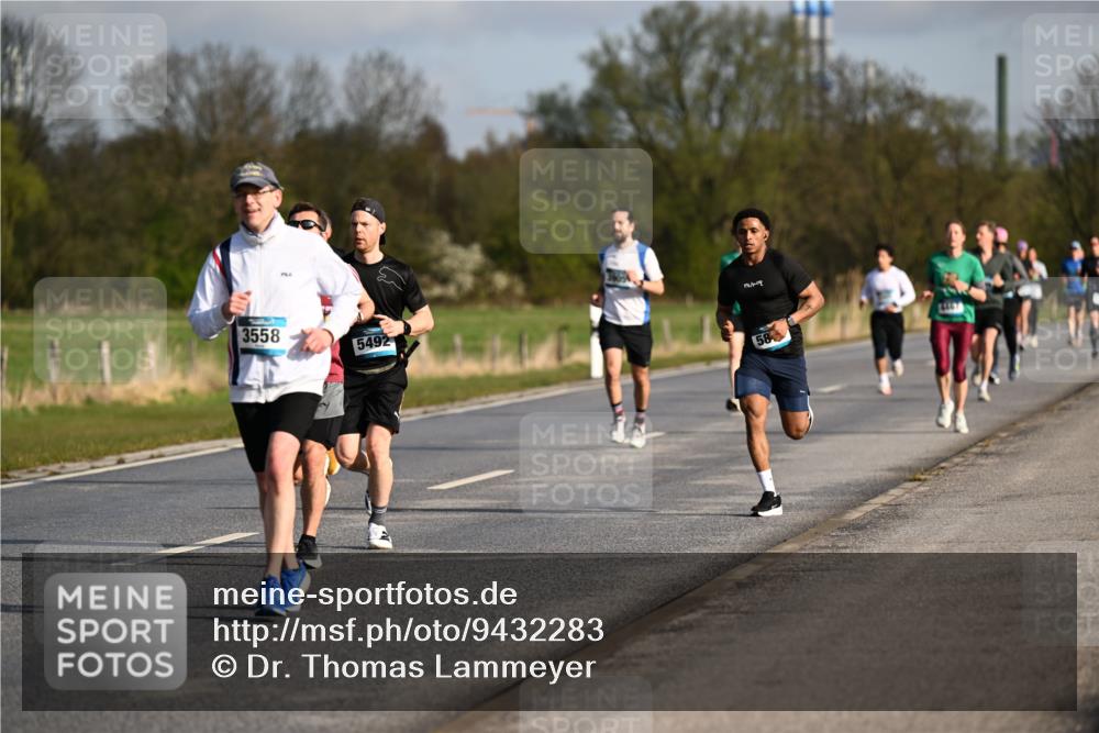 12.04.2026 - 45. Internationalen Wilhelmsburger Insellauf Dr. Thomas Lammeyer http://msf.ph/oto/9432283 12.04.2026 09:14:28 Laufen 3558, 5492, 1961709, 58 meine-sportfotos.de