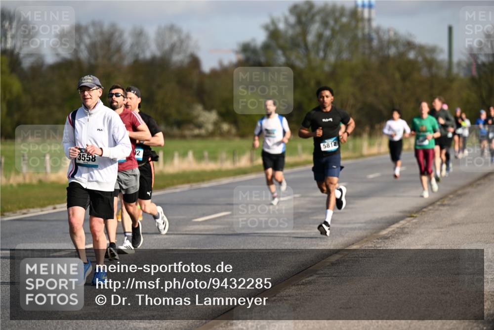 12.04.2026 - 45. Internationalen Wilhelmsburger Insellauf Dr. Thomas Lammeyer http://msf.ph/oto/9432285 12.04.2026 09:14:28 Laufen 3558, 2, 5812 meine-sportfotos.de