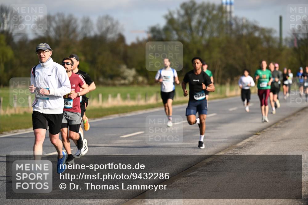 12.04.2026 - 45. Internationalen Wilhelmsburger Insellauf Dr. Thomas Lammeyer http://msf.ph/oto/9432286 12.04.2026 09:14:28 Laufen 35, 585, 5812 meine-sportfotos.de