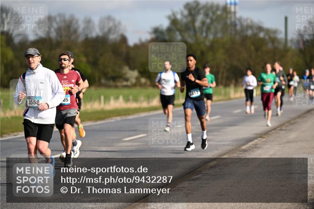 12.04.2026 - 45. Internationalen Wilhelmsburger Insellauf Dr. Thomas Lammeyer http://msf.ph/oto/9432287 12.04.2026 09:14:28 Laufen 3558, 85, 5812 meine-sportfotos.de