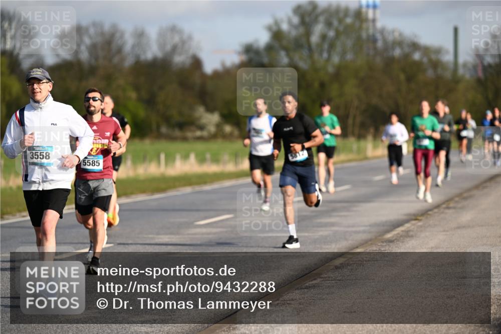 12.04.2026 - 45. Internationalen Wilhelmsburger Insellauf Dr. Thomas Lammeyer http://msf.ph/oto/9432288 12.04.2026 09:14:29 Laufen 3558, 5585 meine-sportfotos.de