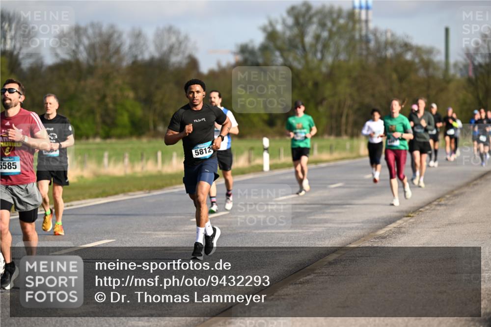 12.04.2026 - 45. Internationalen Wilhelmsburger Insellauf Dr. Thomas Lammeyer http://msf.ph/oto/9432293 12.04.2026 09:14:30 Laufen 5585, 1622, 1, 09, 5812 meine-sportfotos.de
