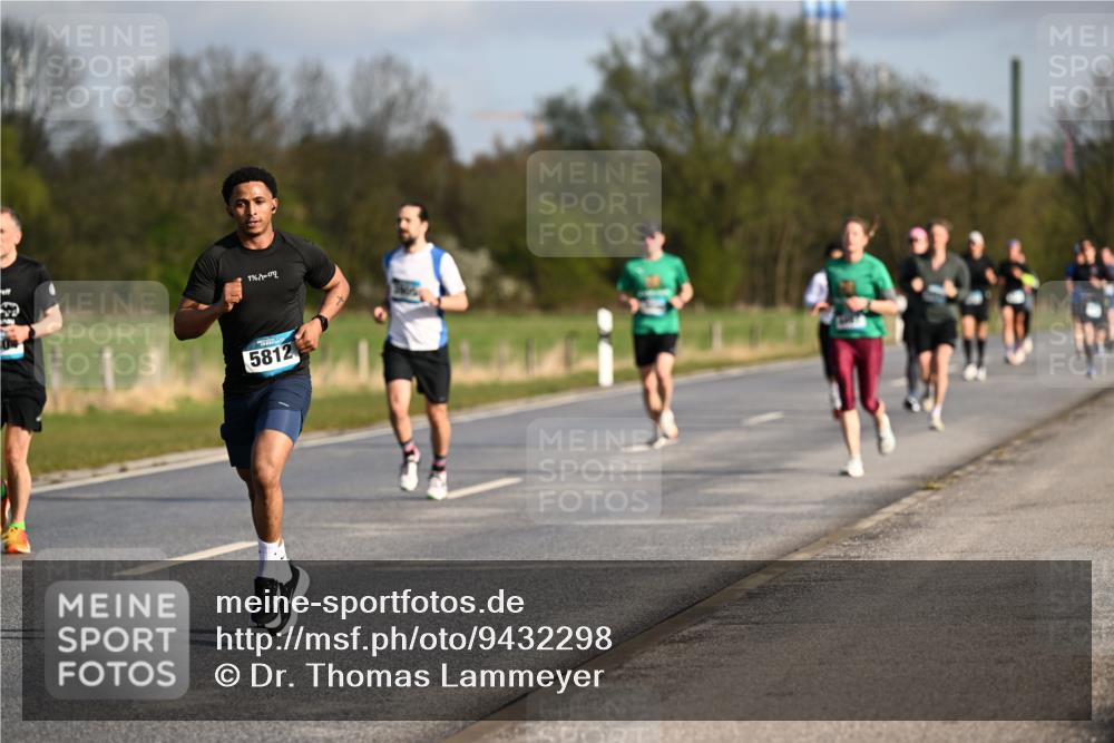 12.04.2026 - 45. Internationalen Wilhelmsburger Insellauf Dr. Thomas Lammeyer http://msf.ph/oto/9432298 12.04.2026 09:14:30 Laufen 1, 5812 meine-sportfotos.de