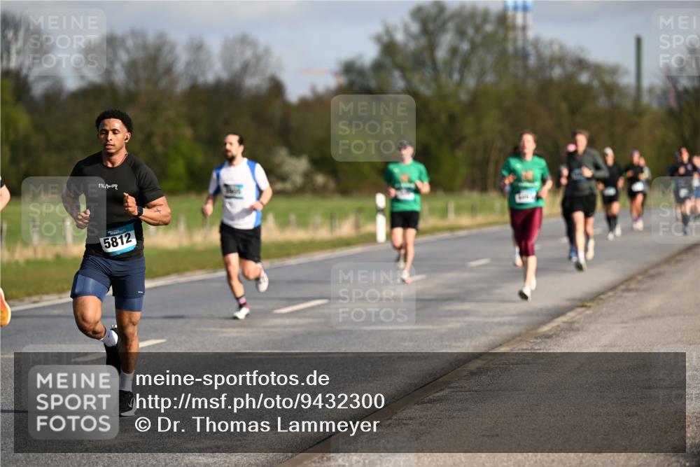 12.04.2026 - 45. Internationalen Wilhelmsburger Insellauf Dr. Thomas Lammeyer http://msf.ph/oto/9432300 12.04.2026 09:14:30 Laufen 1977009, 5812 meine-sportfotos.de