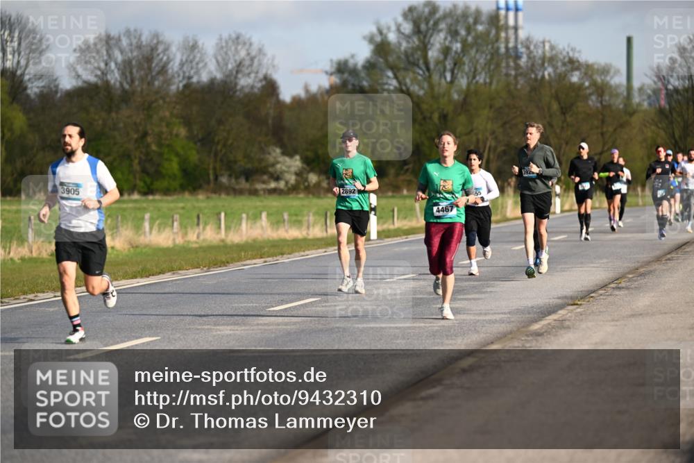 12.04.2026 - 45. Internationalen Wilhelmsburger Insellauf Dr. Thomas Lammeyer http://msf.ph/oto/9432310 12.04.2026 09:14:32 Laufen 3905, 2892, 4467, 55, 3925 meine-sportfotos.de