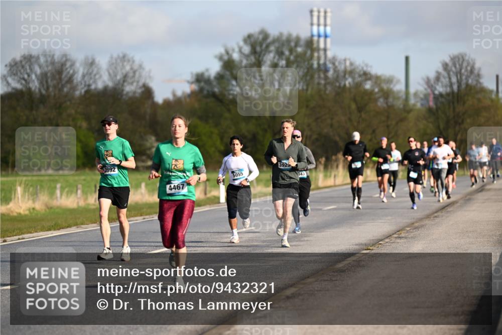 12.04.2026 - 45. Internationalen Wilhelmsburger Insellauf Dr. Thomas Lammeyer http://msf.ph/oto/9432321 12.04.2026 09:14:34 Laufen 2892, 5055, 4467, 3929, 343 meine-sportfotos.de