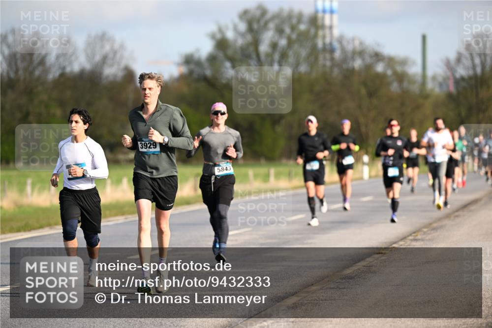 12.04.2026 - 45. Internationalen Wilhelmsburger Insellauf Dr. Thomas Lammeyer http://msf.ph/oto/9432333 12.04.2026 09:14:37 Laufen 3929, 5843 meine-sportfotos.de