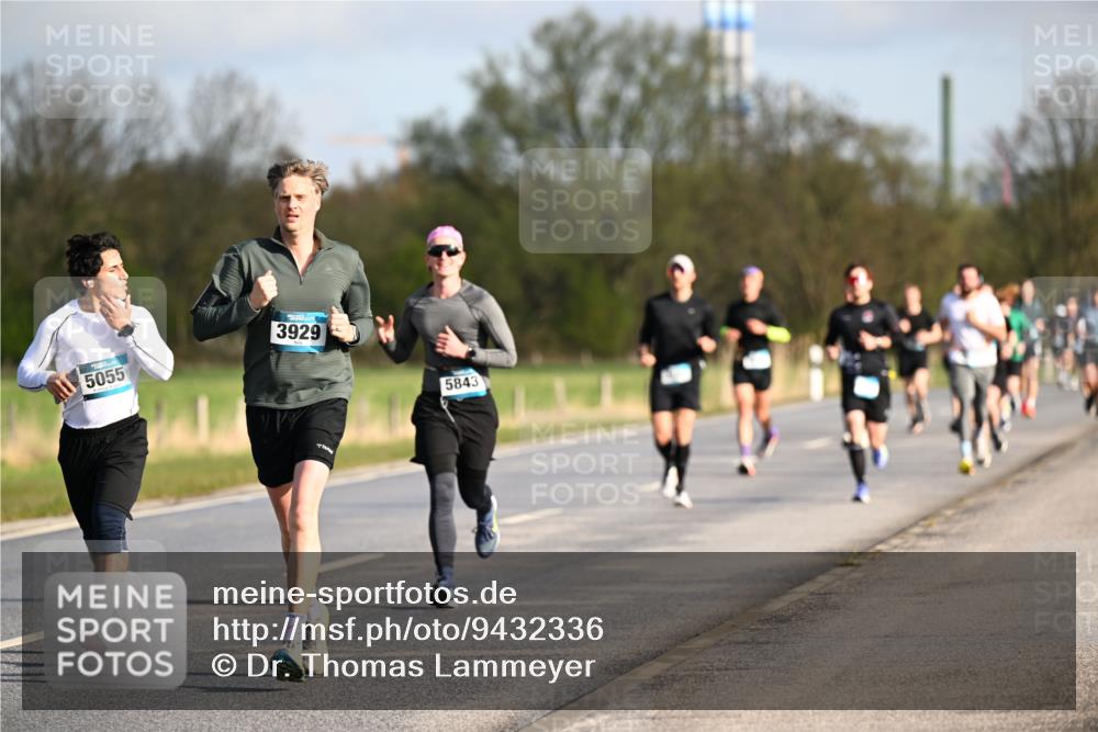 12.04.2026 - 45. Internationalen Wilhelmsburger Insellauf Dr. Thomas Lammeyer http://msf.ph/oto/9432336 12.04.2026 09:14:38 Laufen 5055, 3929, 5843 meine-sportfotos.de