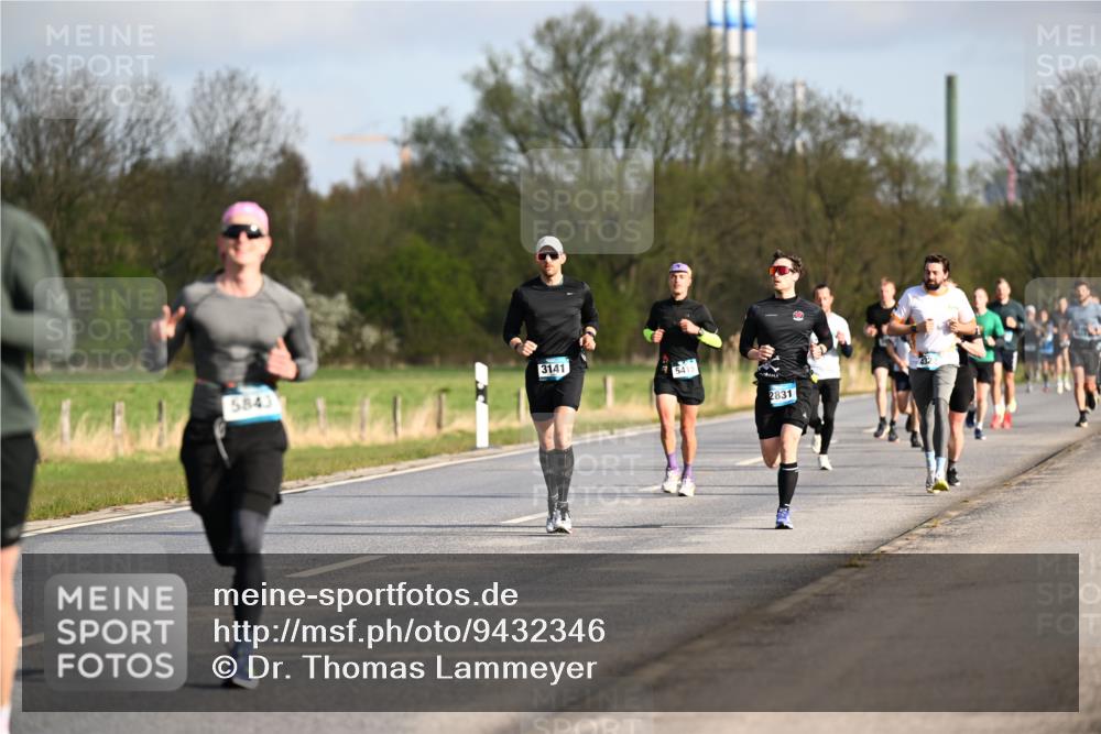 12.04.2026 - 45. Internationalen Wilhelmsburger Insellauf Dr. Thomas Lammeyer http://msf.ph/oto/9432346 12.04.2026 09:14:39 Laufen 5843, 3141, 5415, 2831, 432 meine-sportfotos.de
