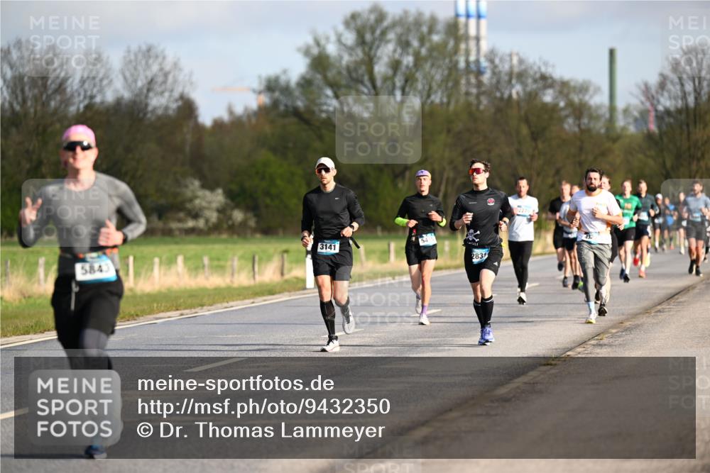 12.04.2026 - 45. Internationalen Wilhelmsburger Insellauf Dr. Thomas Lammeyer http://msf.ph/oto/9432350 12.04.2026 09:14:40 Laufen 5843, 3141, 54, 2831, 2270, 432 meine-sportfotos.de
