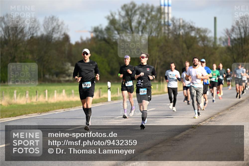 12.04.2026 - 45. Internationalen Wilhelmsburger Insellauf Dr. Thomas Lammeyer http://msf.ph/oto/9432359 12.04.2026 09:14:41 Laufen 3141, 541, 2831, 2270 meine-sportfotos.de