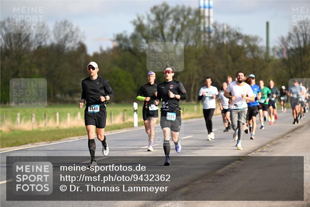 12.04.2026 - 45. Internationalen Wilhelmsburger Insellauf Dr. Thomas Lammeyer http://msf.ph/oto/9432362 12.04.2026 09:14:42 Laufen 3141, 54, 2831, 4322 meine-sportfotos.de