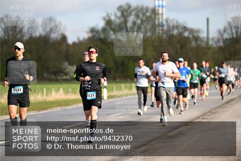 12.04.2026 - 45. Internationalen Wilhelmsburger Insellauf Dr. Thomas Lammeyer http://msf.ph/oto/9432370 12.04.2026 09:14:44 Laufen 3141, 2831, 432 meine-sportfotos.de