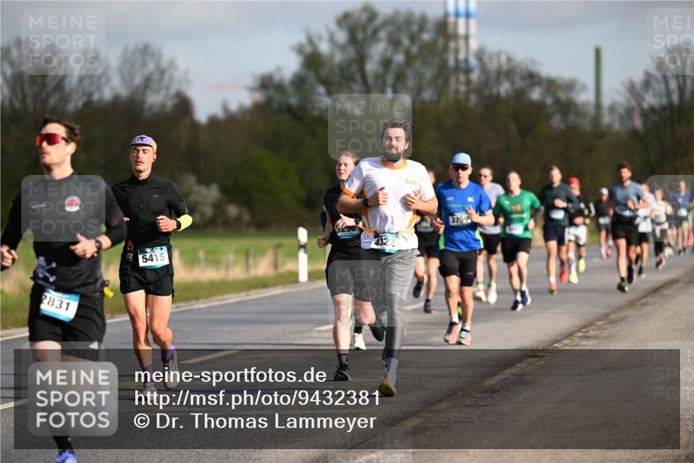 12.04.2026 - 45. Internationalen Wilhelmsburger Insellauf Dr. Thomas Lammeyer http://msf.ph/oto/9432381 12.04.2026 09:14:46 Laufen 2831, 5415, 90, 432, 3769 meine-sportfotos.de