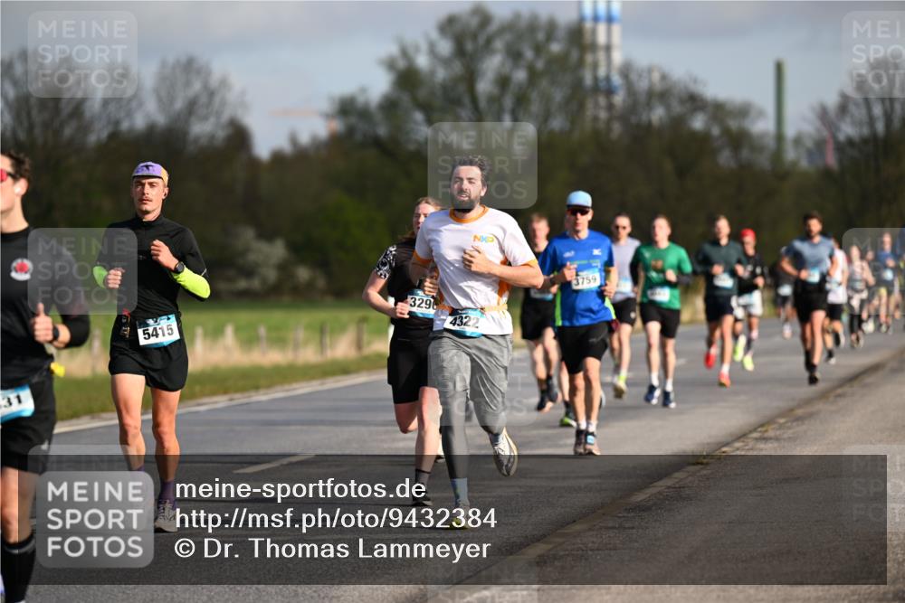 12.04.2026 - 45. Internationalen Wilhelmsburger Insellauf Dr. Thomas Lammeyer http://msf.ph/oto/9432384 12.04.2026 09:14:46 Laufen 31, 5415, 3296, 4322, 3759 meine-sportfotos.de