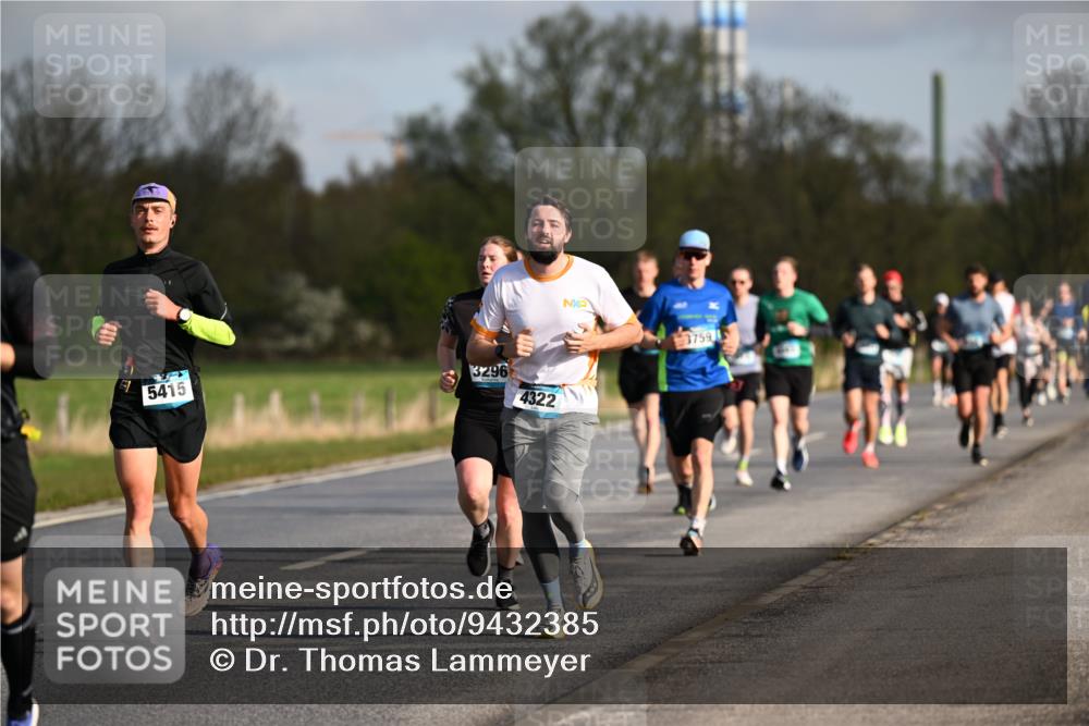 12.04.2026 - 45. Internationalen Wilhelmsburger Insellauf Dr. Thomas Lammeyer http://msf.ph/oto/9432385 12.04.2026 09:14:46 Laufen 5415, 3296, 4322, 3759 meine-sportfotos.de