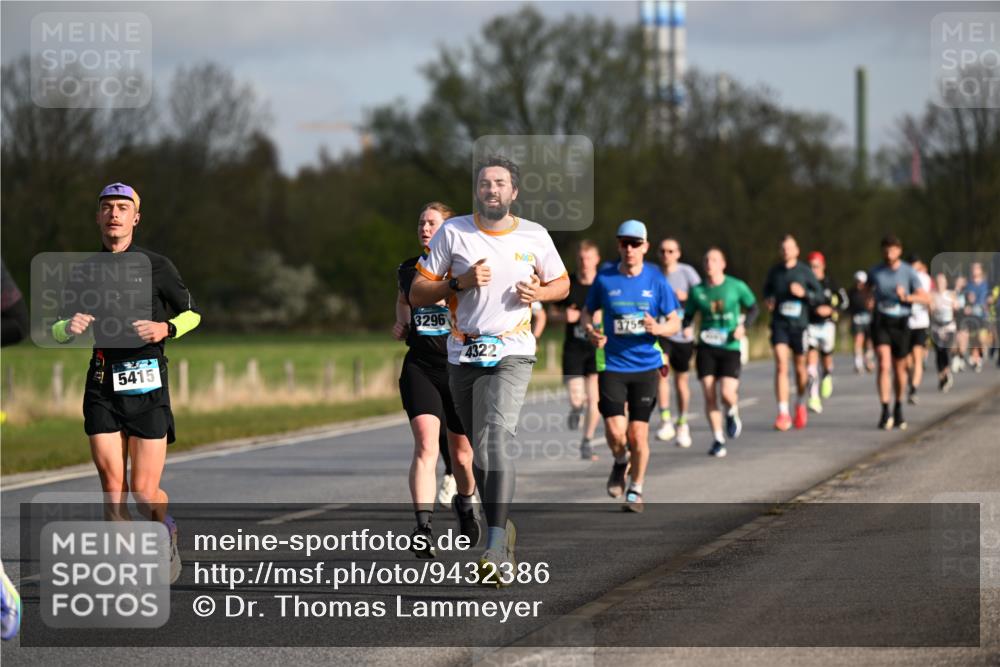 12.04.2026 - 45. Internationalen Wilhelmsburger Insellauf Dr. Thomas Lammeyer http://msf.ph/oto/9432386 12.04.2026 09:14:46 Laufen 5415, 3296, 4322, 3759 meine-sportfotos.de