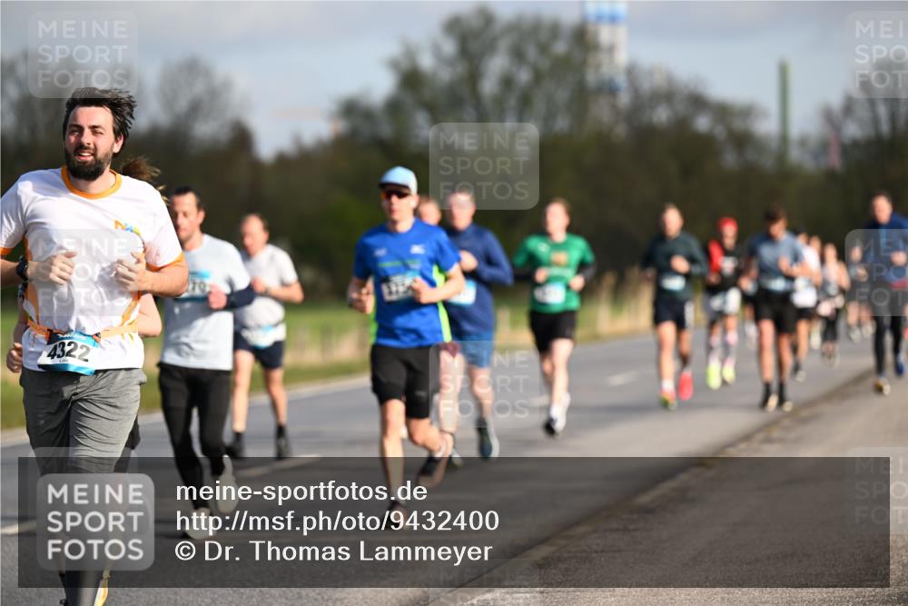 12.04.2026 - 45. Internationalen Wilhelmsburger Insellauf Dr. Thomas Lammeyer http://msf.ph/oto/9432400 12.04.2026 09:14:49 Laufen 4322 meine-sportfotos.de
