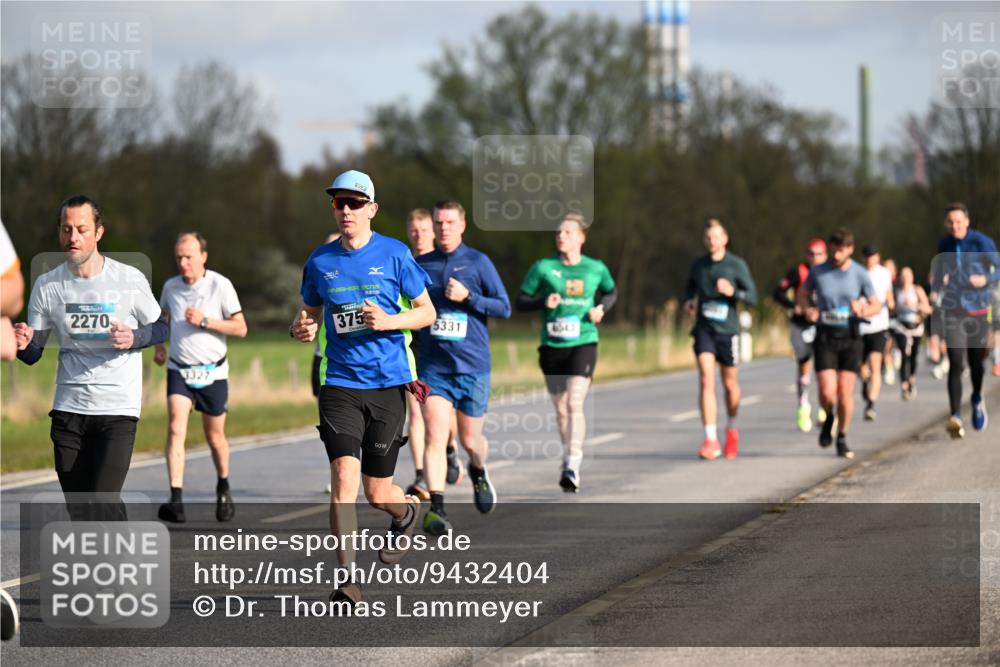 12.04.2026 - 45. Internationalen Wilhelmsburger Insellauf Dr. Thomas Lammeyer http://msf.ph/oto/9432404 12.04.2026 09:14:49 Laufen 2270, 2018, 3327, 375, 5331, 4543 meine-sportfotos.de