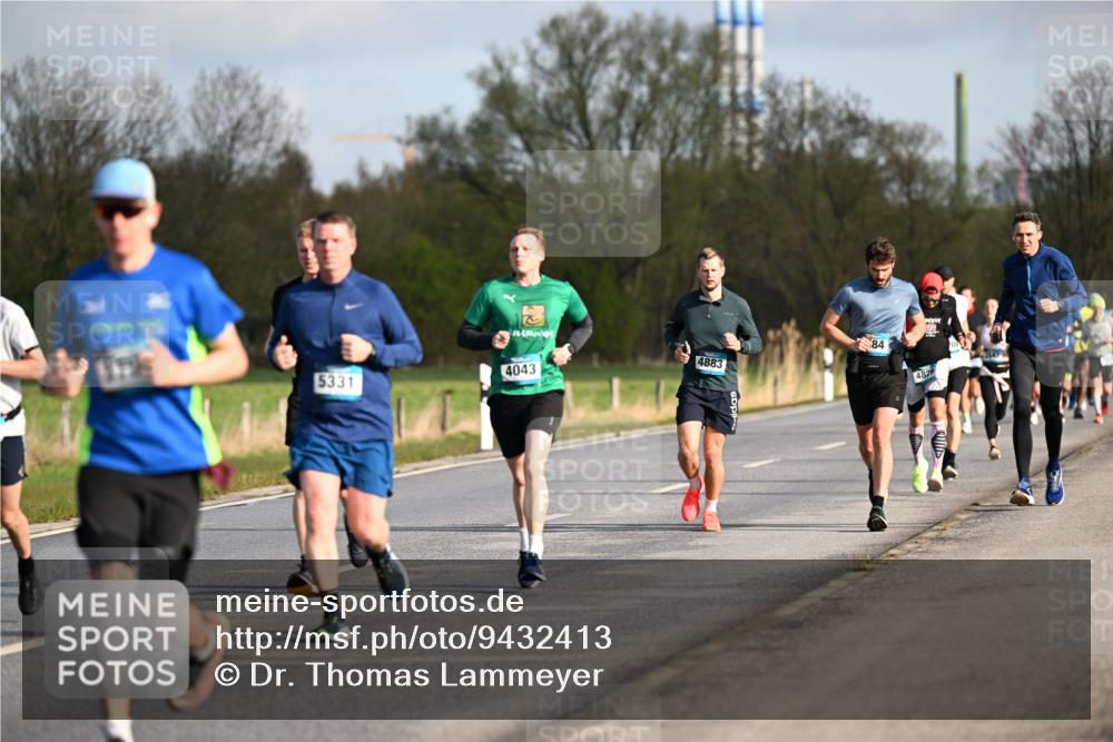 12.04.2026 - 45. Internationalen Wilhelmsburger Insellauf Dr. Thomas Lammeyer http://msf.ph/oto/9432413 12.04.2026 09:14:51 Laufen 84, 4883, 4043, 5331, 4829 meine-sportfotos.de