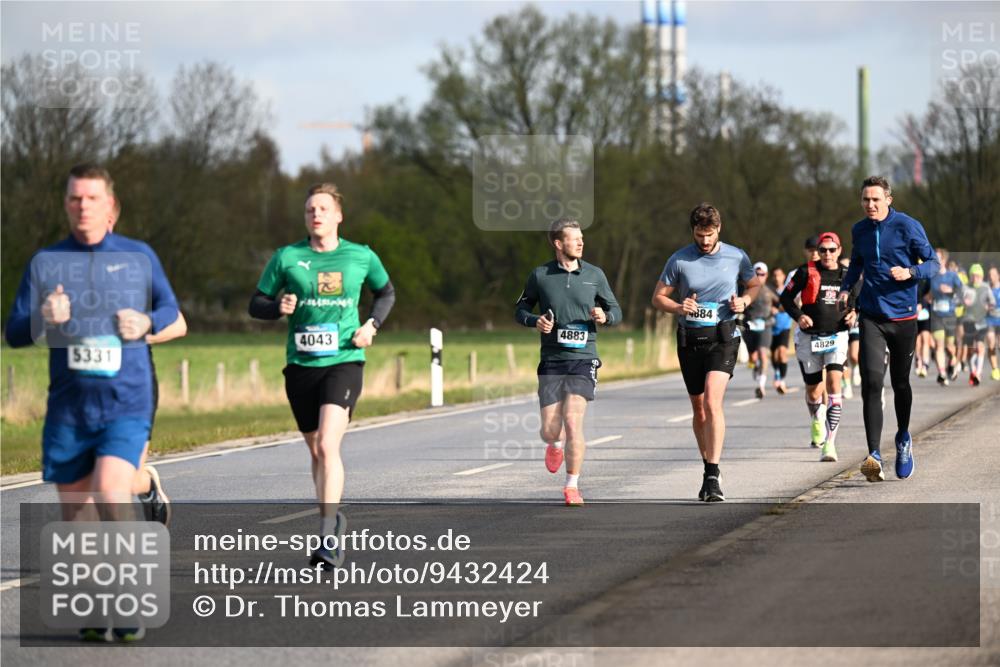 12.04.2026 - 45. Internationalen Wilhelmsburger Insellauf Dr. Thomas Lammeyer http://msf.ph/oto/9432424 12.04.2026 09:14:52 Laufen 4043, 4883, 5331, 4884, 4829 meine-sportfotos.de