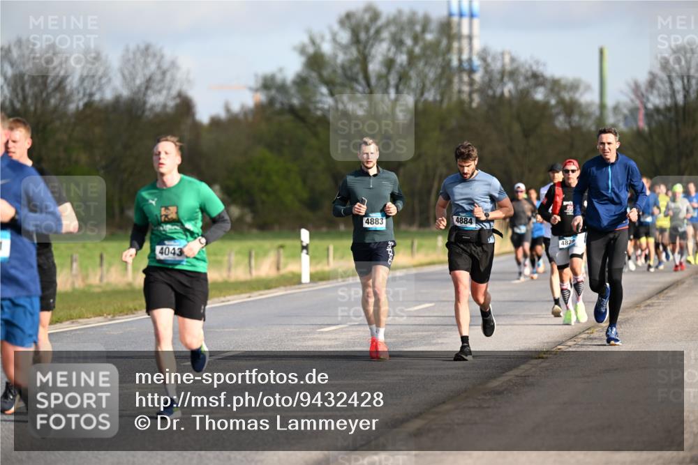 12.04.2026 - 45. Internationalen Wilhelmsburger Insellauf Dr. Thomas Lammeyer http://msf.ph/oto/9432428 12.04.2026 09:14:53 Laufen 4043, 4883, 4884, 4829 meine-sportfotos.de