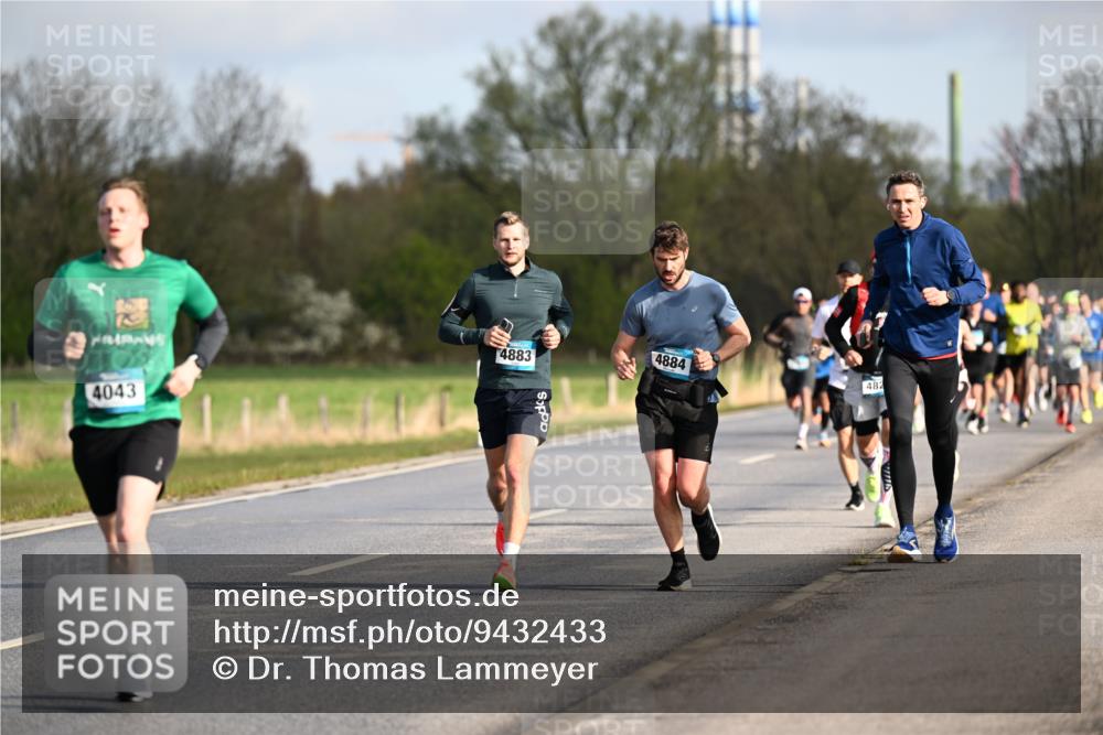 12.04.2026 - 45. Internationalen Wilhelmsburger Insellauf Dr. Thomas Lammeyer http://msf.ph/oto/9432433 12.04.2026 09:14:54 Laufen 4043, 4883, 4884, 482 meine-sportfotos.de