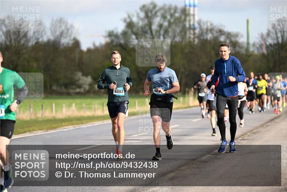 12.04.2026 - 45. Internationalen Wilhelmsburger Insellauf Dr. Thomas Lammeyer http://msf.ph/oto/9432438 12.04.2026 09:14:54 Laufen 3, 4883, 480 meine-sportfotos.de