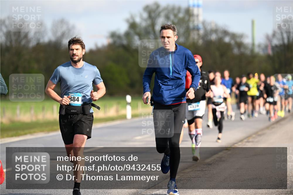 12.04.2026 - 45. Internationalen Wilhelmsburger Insellauf Dr. Thomas Lammeyer http://msf.ph/oto/9432455 12.04.2026 09:14:57 Laufen 884, 4020 meine-sportfotos.de