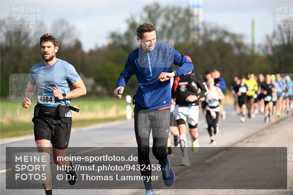 12.04.2026 - 45. Internationalen Wilhelmsburger Insellauf Dr. Thomas Lammeyer http://msf.ph/oto/9432458 12.04.2026 09:14:57 Laufen 4884 meine-sportfotos.de