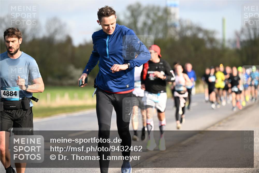 12.04.2026 - 45. Internationalen Wilhelmsburger Insellauf Dr. Thomas Lammeyer http://msf.ph/oto/9432462 12.04.2026 09:14:58 Laufen 4884 meine-sportfotos.de