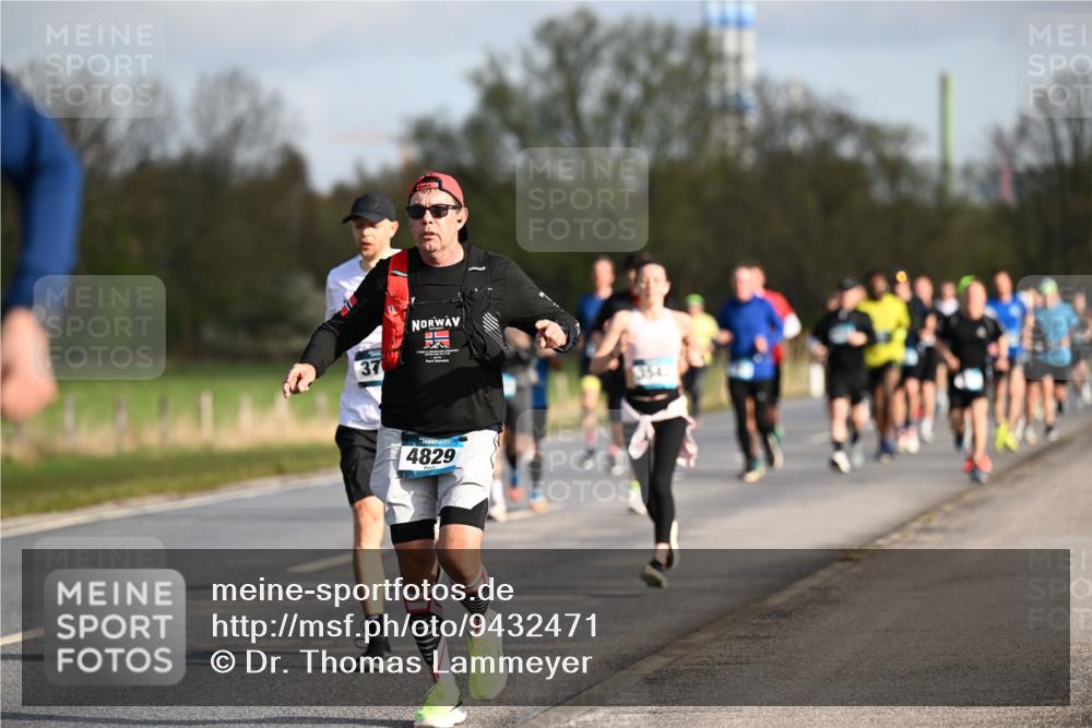 12.04.2026 - 45. Internationalen Wilhelmsburger Insellauf Dr. Thomas Lammeyer http://msf.ph/oto/9432471 12.04.2026 09:15:00 Laufen 37, 4829 meine-sportfotos.de