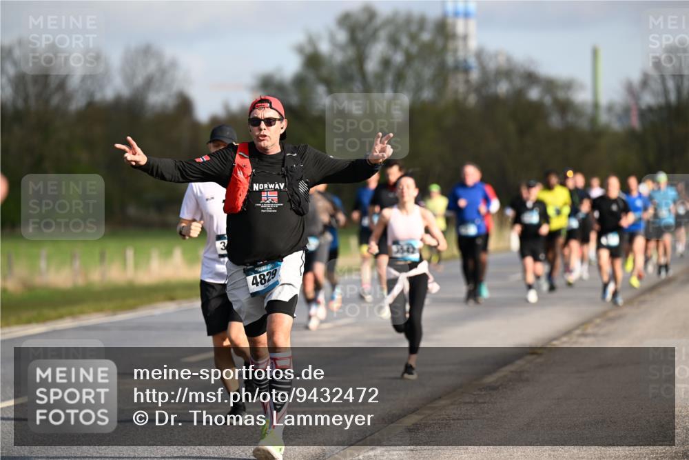 12.04.2026 - 45. Internationalen Wilhelmsburger Insellauf Dr. Thomas Lammeyer http://msf.ph/oto/9432472 12.04.2026 09:15:00 Laufen 4829 meine-sportfotos.de