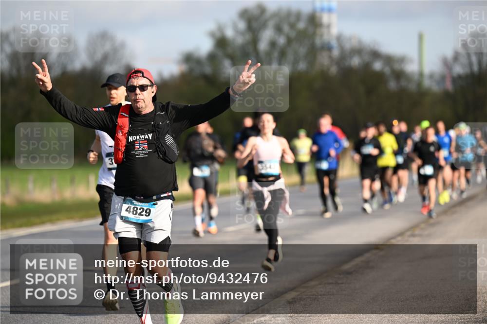12.04.2026 - 45. Internationalen Wilhelmsburger Insellauf Dr. Thomas Lammeyer http://msf.ph/oto/9432476 12.04.2026 09:15:00 Laufen 3, 4829 meine-sportfotos.de