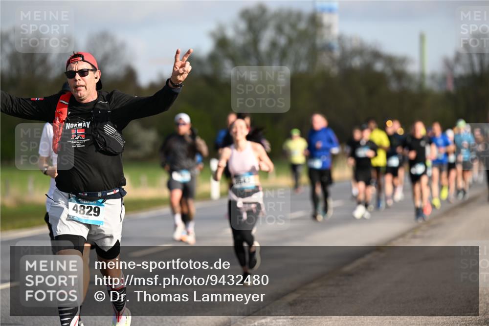 12.04.2026 - 45. Internationalen Wilhelmsburger Insellauf Dr. Thomas Lammeyer http://msf.ph/oto/9432480 12.04.2026 09:15:01 Laufen 4, 4829 meine-sportfotos.de