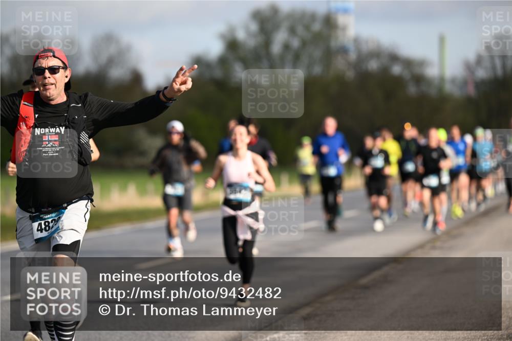 12.04.2026 - 45. Internationalen Wilhelmsburger Insellauf Dr. Thomas Lammeyer http://msf.ph/oto/9432482 12.04.2026 09:15:01 Laufen 482 meine-sportfotos.de