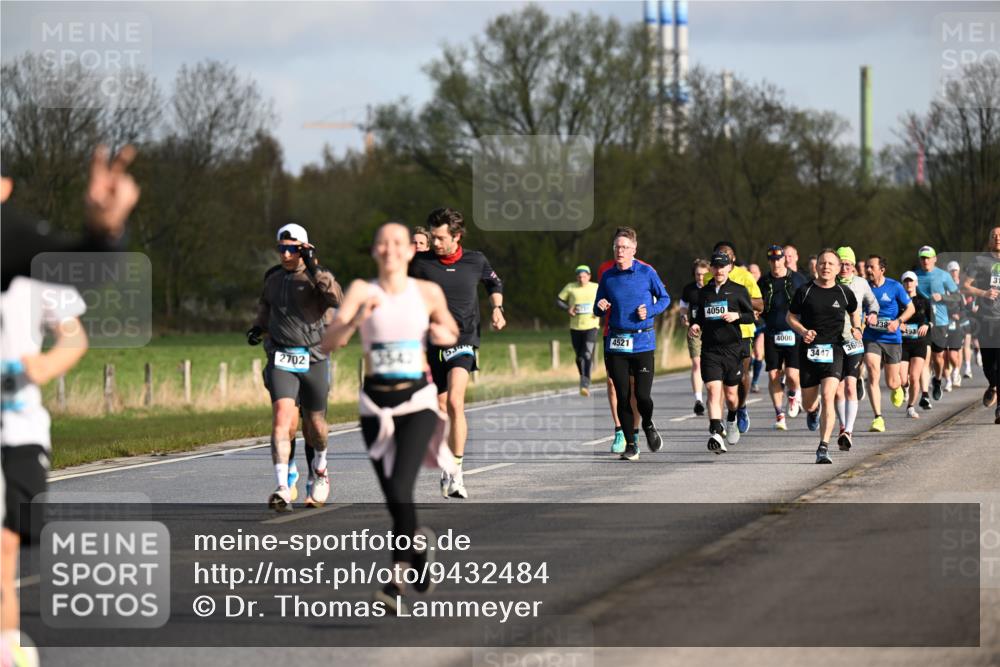 12.04.2026 - 45. Internationalen Wilhelmsburger Insellauf Dr. Thomas Lammeyer http://msf.ph/oto/9432484 12.04.2026 09:15:02 Laufen 2702, 53, 4521, 4050, 4000, 3447, 3605, 238, 193 meine-sportfotos.de
