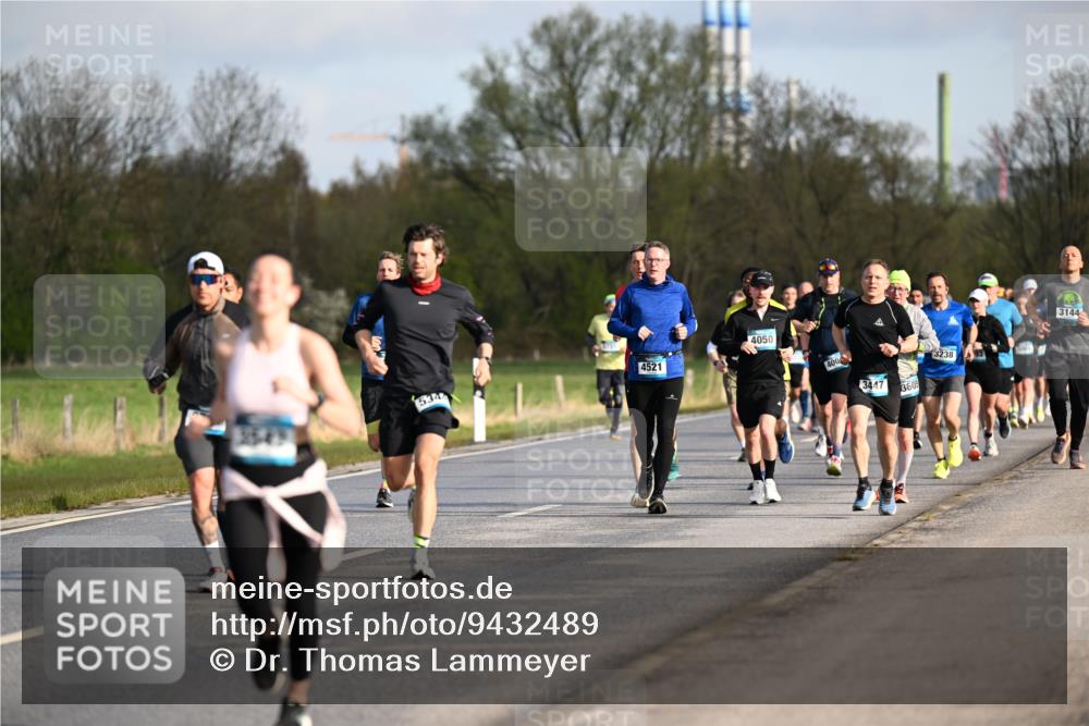 12.04.2026 - 45. Internationalen Wilhelmsburger Insellauf Dr. Thomas Lammeyer http://msf.ph/oto/9432489 12.04.2026 09:15:02 Laufen 534, 4521, 4050, 400, 3447, 3605, 3238, 3144 meine-sportfotos.de