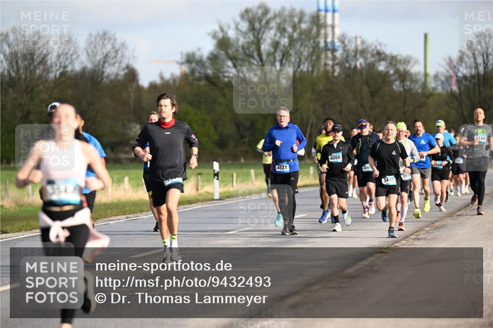 12.04.2026 - 45. Internationalen Wilhelmsburger Insellauf Dr. Thomas Lammeyer http://msf.ph/oto/9432493 12.04.2026 09:15:03 Laufen 4050, 4521, 4000, 3447, 360, 1493, 2144 meine-sportfotos.de