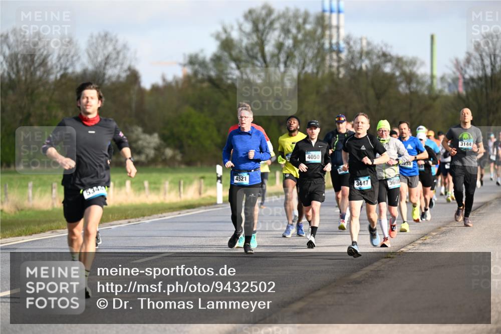 12.04.2026 - 45. Internationalen Wilhelmsburger Insellauf Dr. Thomas Lammeyer http://msf.ph/oto/9432502 12.04.2026 09:15:05 Laufen 5344, 4521, 4050, 3447, 3605, 238, 3144 meine-sportfotos.de