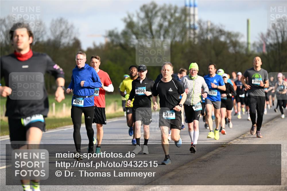 12.04.2026 - 45. Internationalen Wilhelmsburger Insellauf Dr. Thomas Lammeyer http://msf.ph/oto/9432515 12.04.2026 09:15:07 Laufen 4521, 93, 4050, 3447, 3605, 3238, 3144 meine-sportfotos.de
