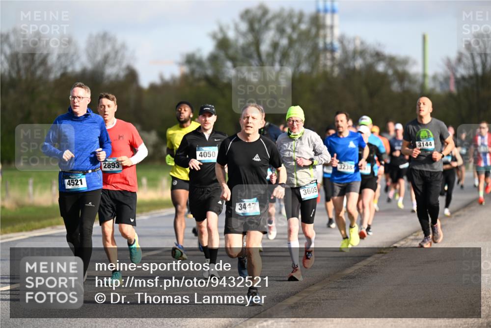 12.04.2026 - 45. Internationalen Wilhelmsburger Insellauf Dr. Thomas Lammeyer http://msf.ph/oto/9432521 12.04.2026 09:15:08 Laufen 4521, 2893, 4050, 3605, 3447, 3238, 3144 meine-sportfotos.de