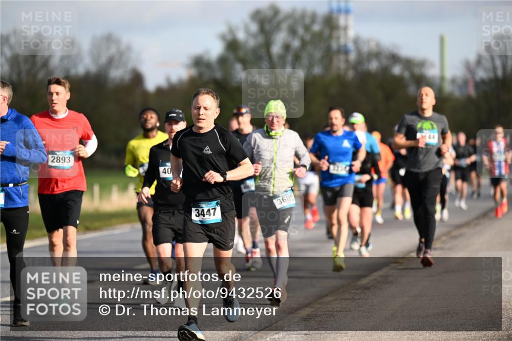 12.04.2026 - 45. Internationalen Wilhelmsburger Insellauf Dr. Thomas Lammeyer http://msf.ph/oto/9432526 12.04.2026 09:15:09 Laufen 2893, 40, 3447, 3605 meine-sportfotos.de